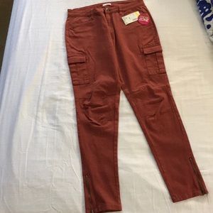 Juniors Destructed Skinny Cargo pant